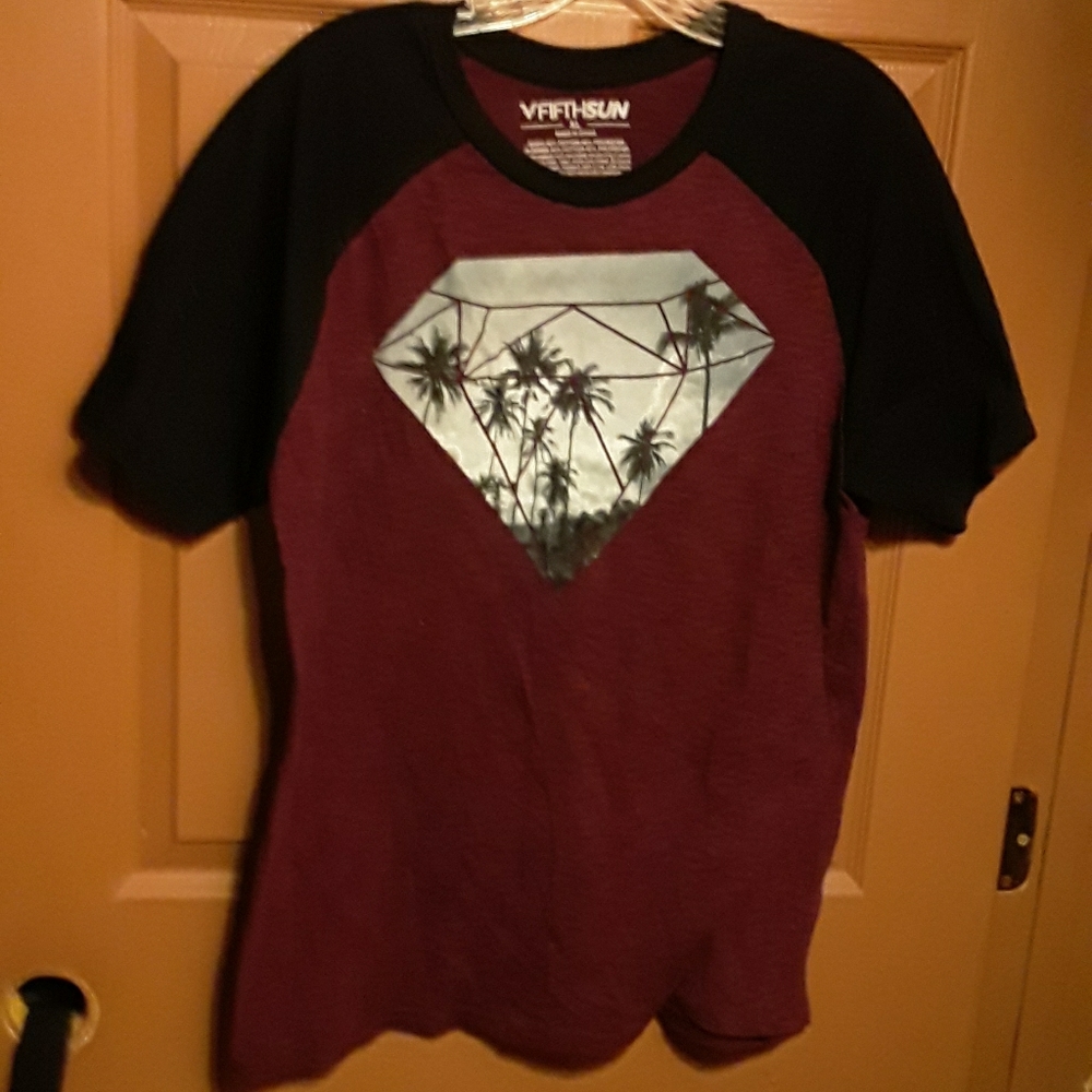Mens volcom tshirt
